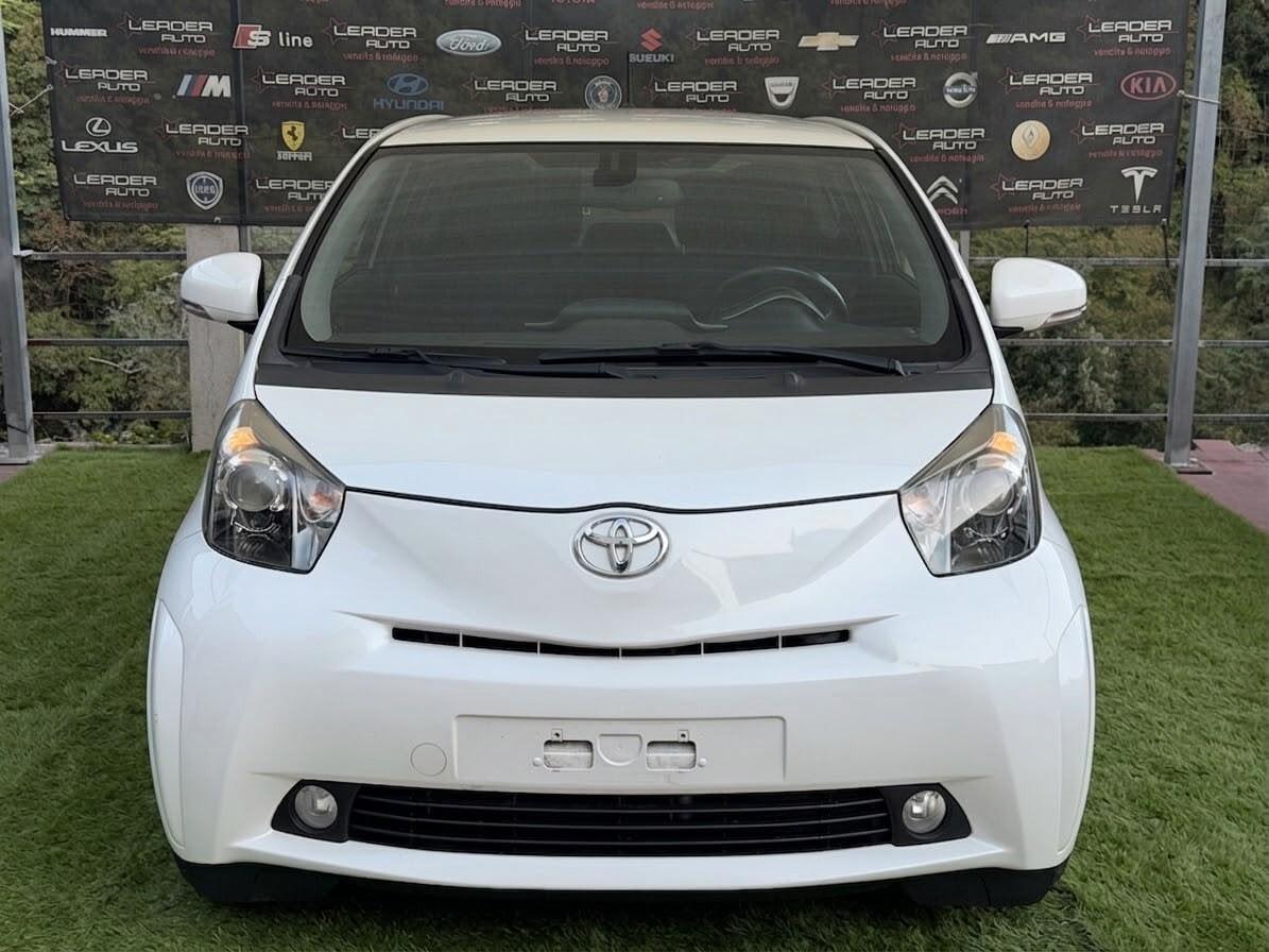 Toyota iQ 1.0 68 Cv Keyless - Cerchi in lega - Comandi