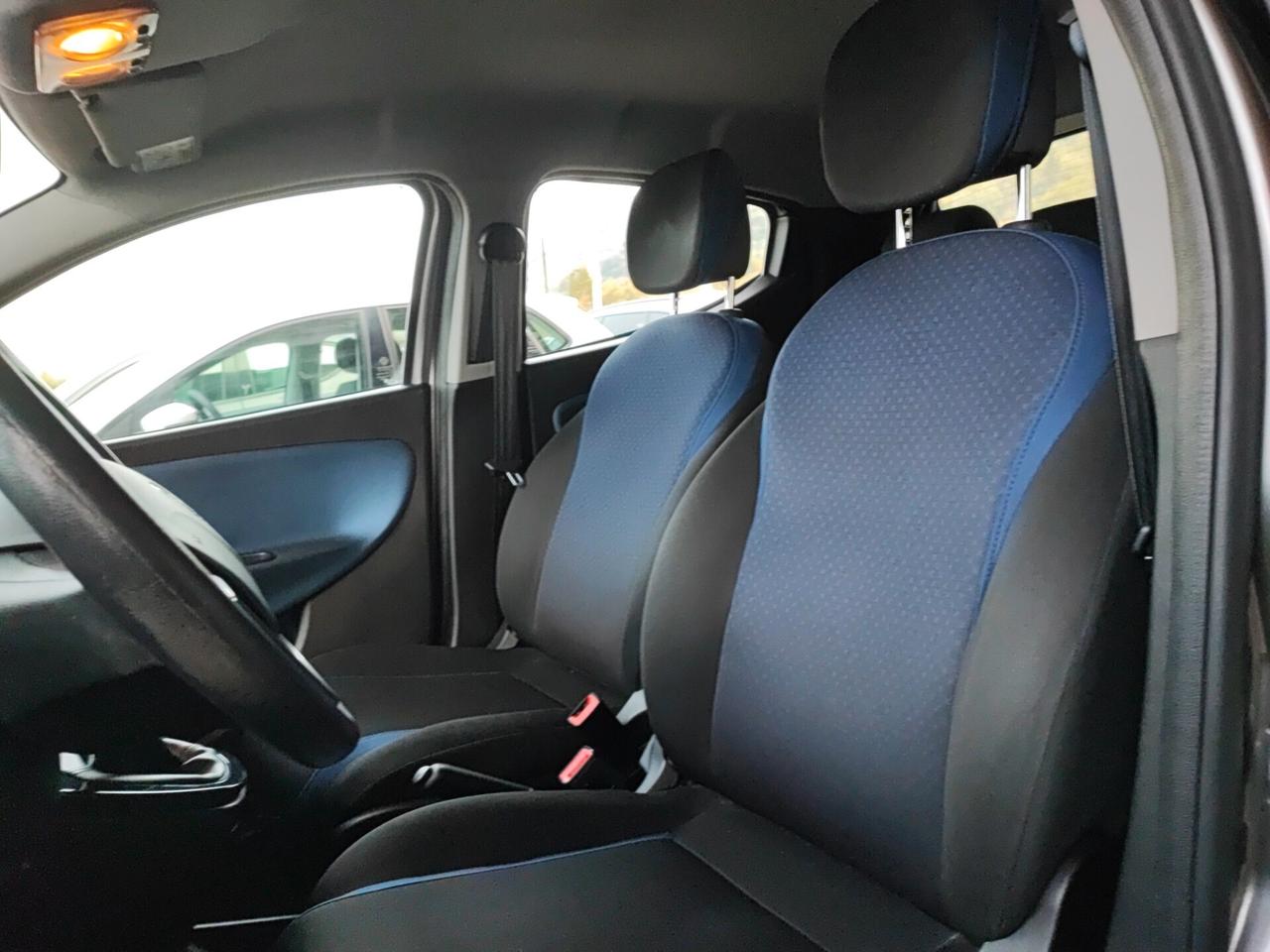 Lancia Ypsilon 1.2 69 CV 5 porte Unyca