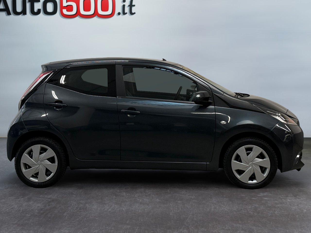 Toyota Aygo 5 Porte Aygo 5p 1.0 x-play my15