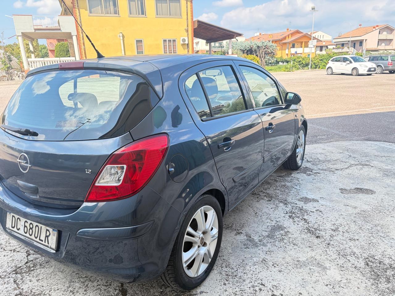 Opel Corsa 1.2 5 porte Cosmo Neopatentati