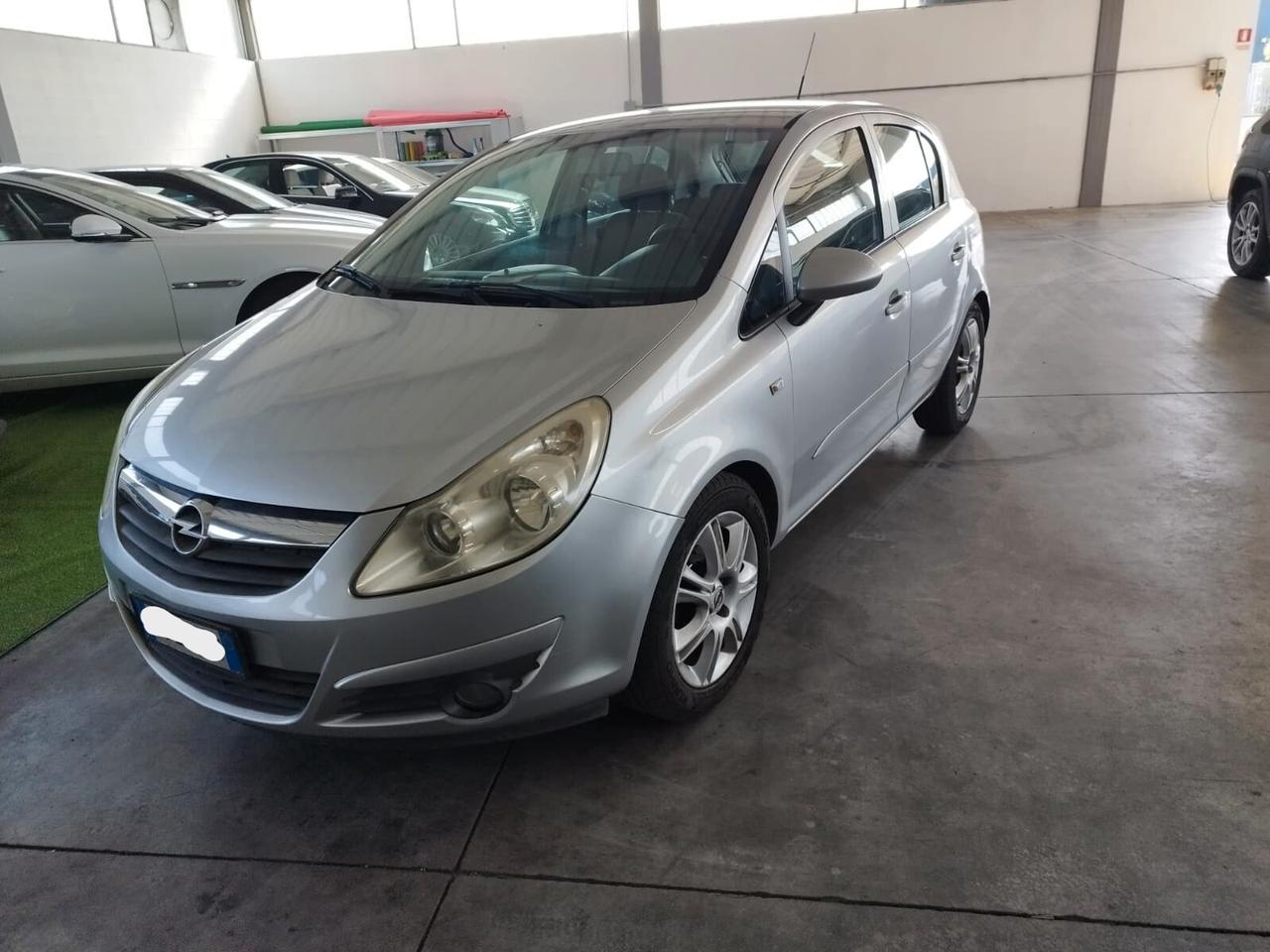 Opel Corsa 1.2 5 porte Cosmo