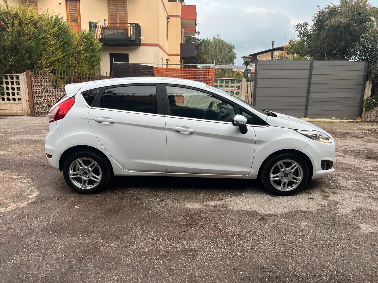 Ford Fiesta 1.4 5p. Bz.- GPL Titanium Garantita