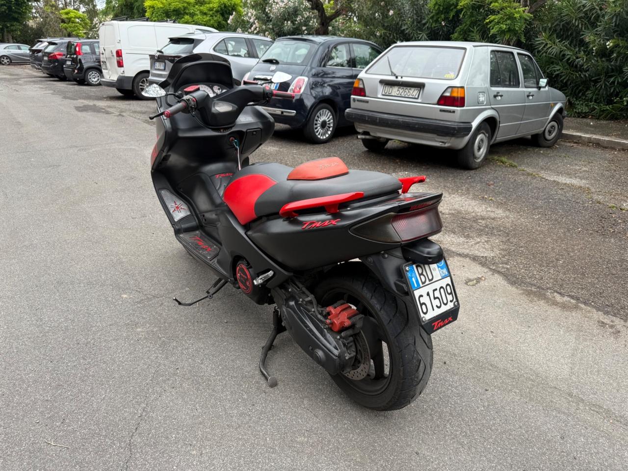 Scooter in buone condizioni generali, motore completamente rifatto. Pronta consegna tel 3348283508 disponibile in zona torrino eur