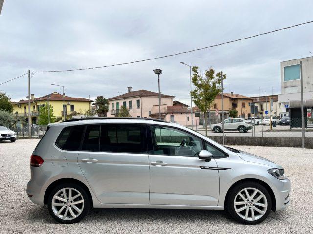 VOLKSWAGEN Touran 1.6 TDI 115 CV SCR DSG R LINE EXCLUSIVE *7 POSTI*