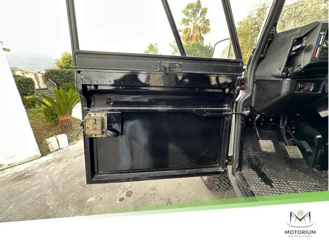 Land Rover DEFENDER SOFTTOP 90 2.5 4WD