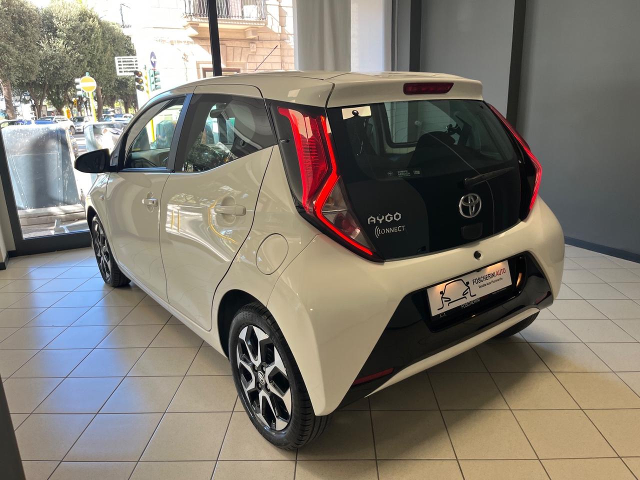 Toyota Aygo Connect 1.0 VVT-i 72 CV x-play