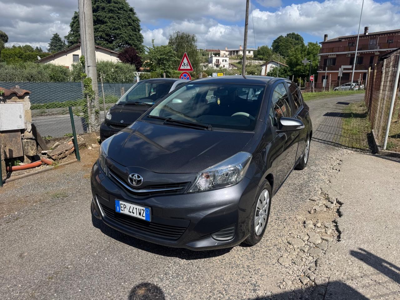 Toyota Yaris 1.0 5 porte Lounge NEOPATENTATI