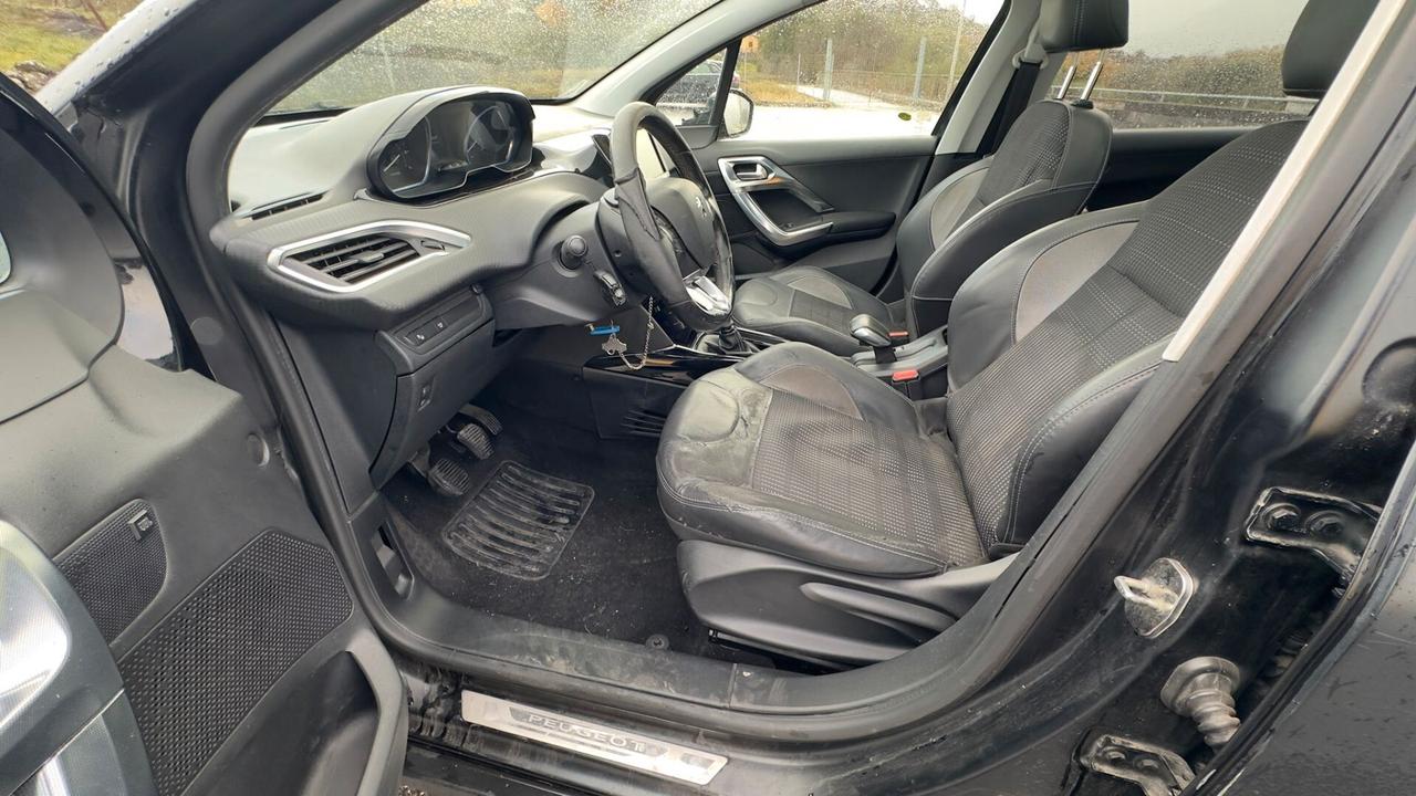 Peugeot 2008 1.2 Turbo benzina CV 130 Black Matt