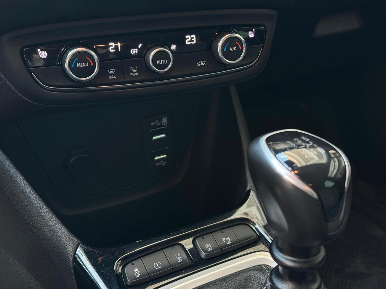 Opel Crossland 1.2 Elegance 130 cv