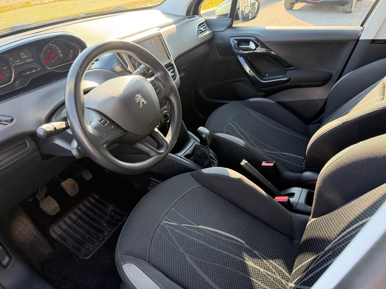 Peugeot 208 1.2 Neopatentati