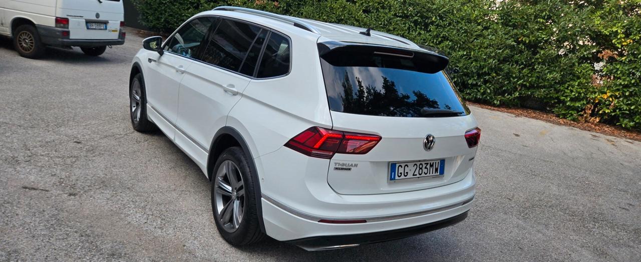 Volkswagen Tiguan Allspace 2.0 TDI SCR DSG R-Line