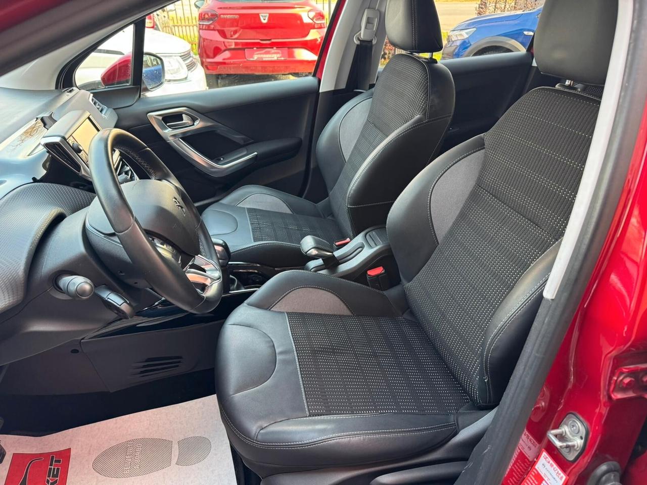 Peugeot 2008 1.6 BlueHDi 100cv Allure