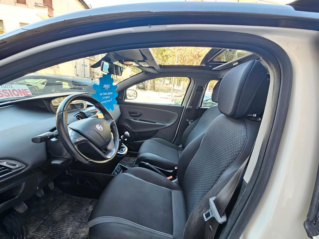 Lancia Ypsilon 1.2 69 CV Tetto apribile