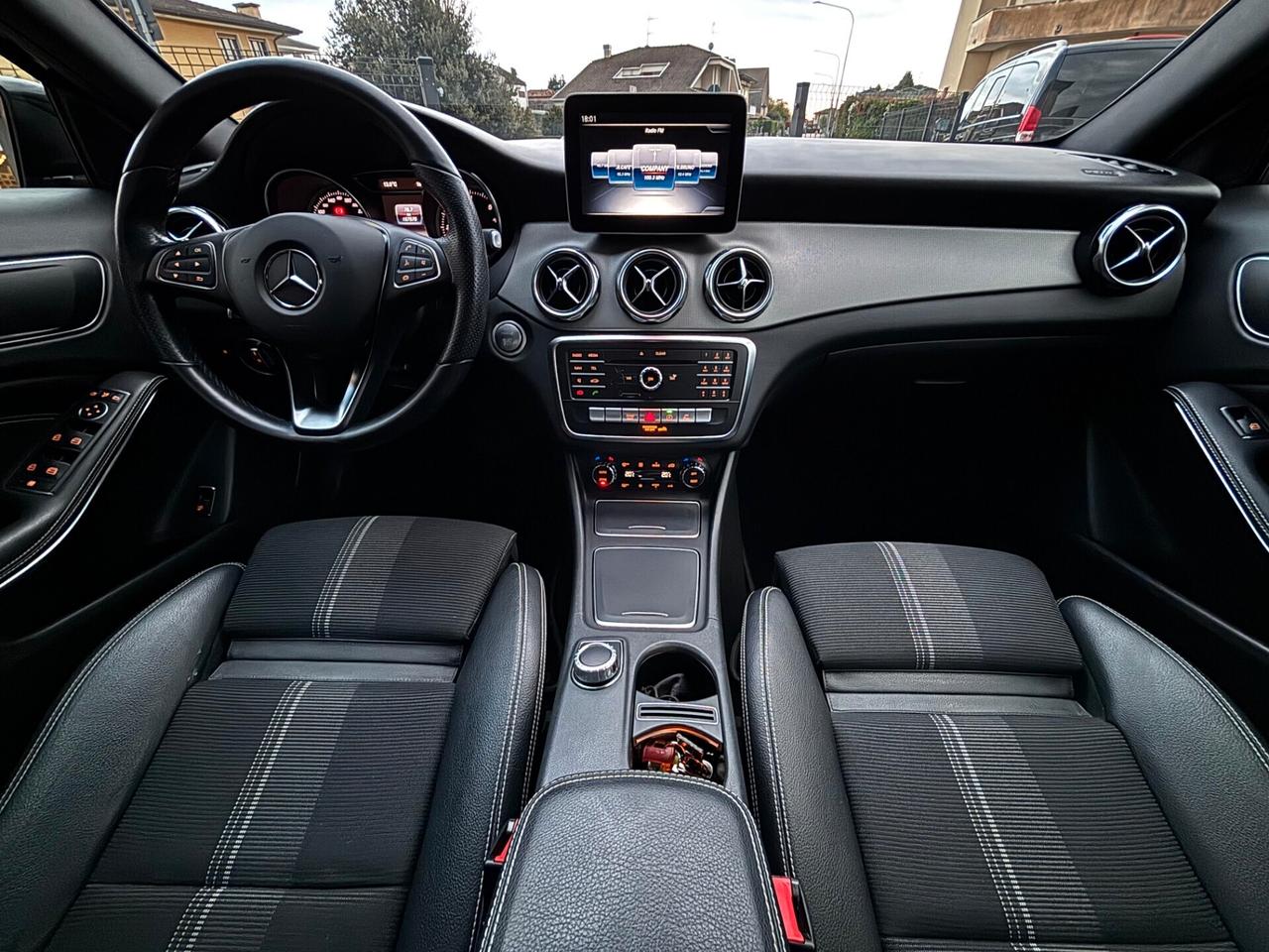Mercedes GLA Night Edition