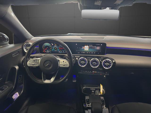 MERCEDES-BENZ CLA 180 d Automatic Premium