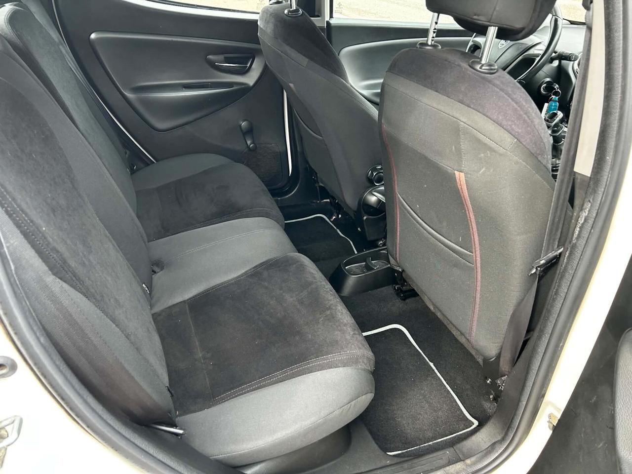 Lancia Ypsilon 1.2 69 CV 5 porte S&S Gold