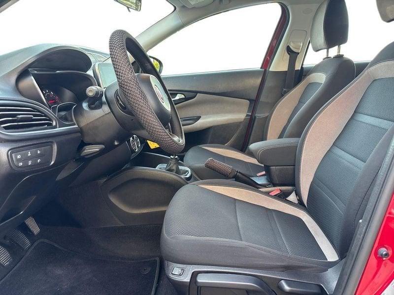FIAT Tipo Tipo 4p 1.4 Easy 95cv my17