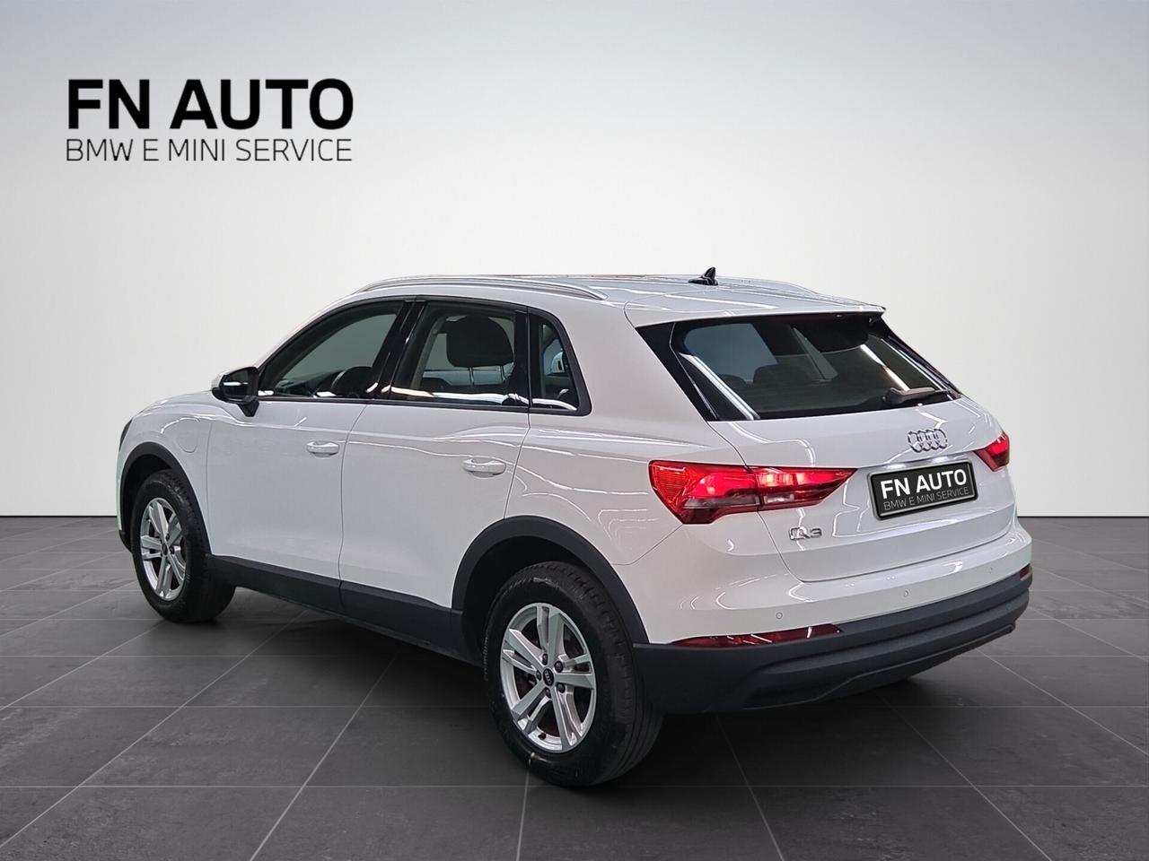 Audi Q3 45 TFSI e S tronic Business