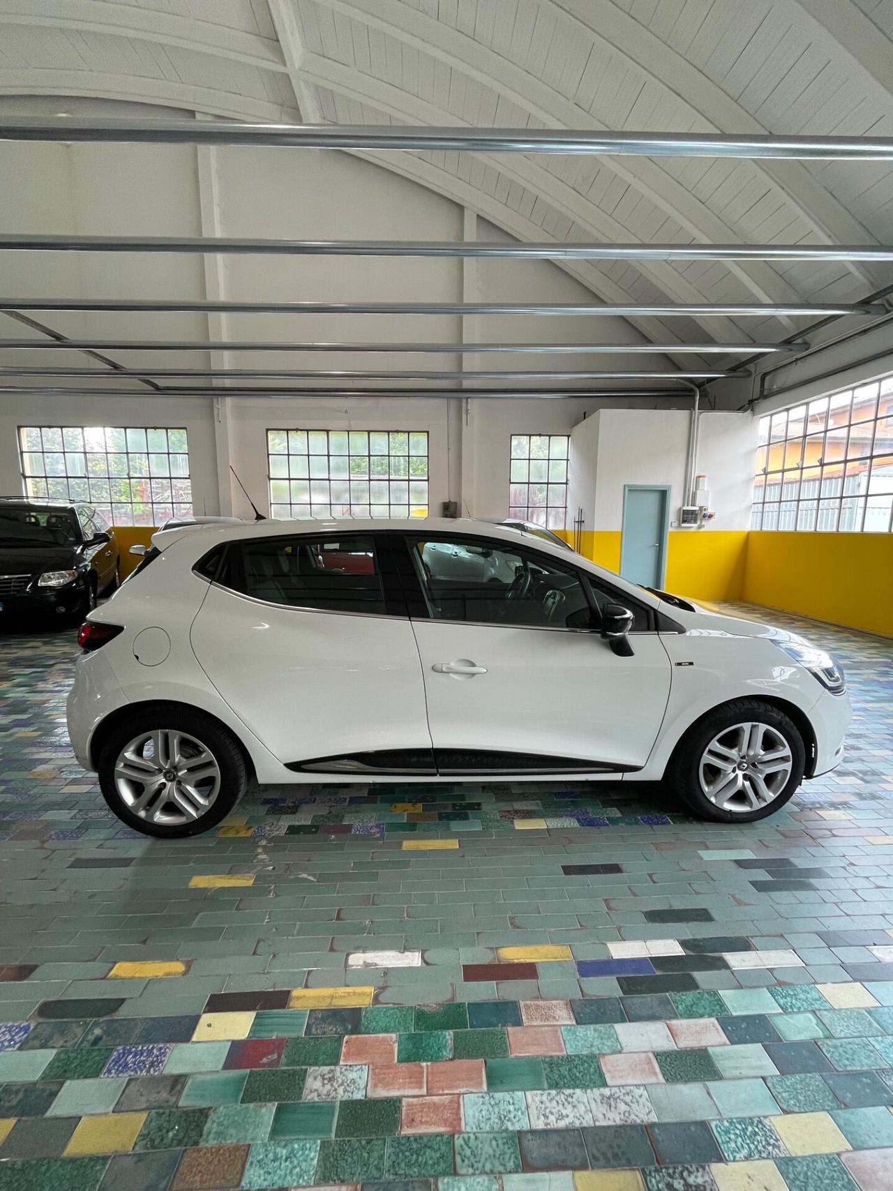 Renault Clio 1.5 dCi 8V 90 CV Moschino