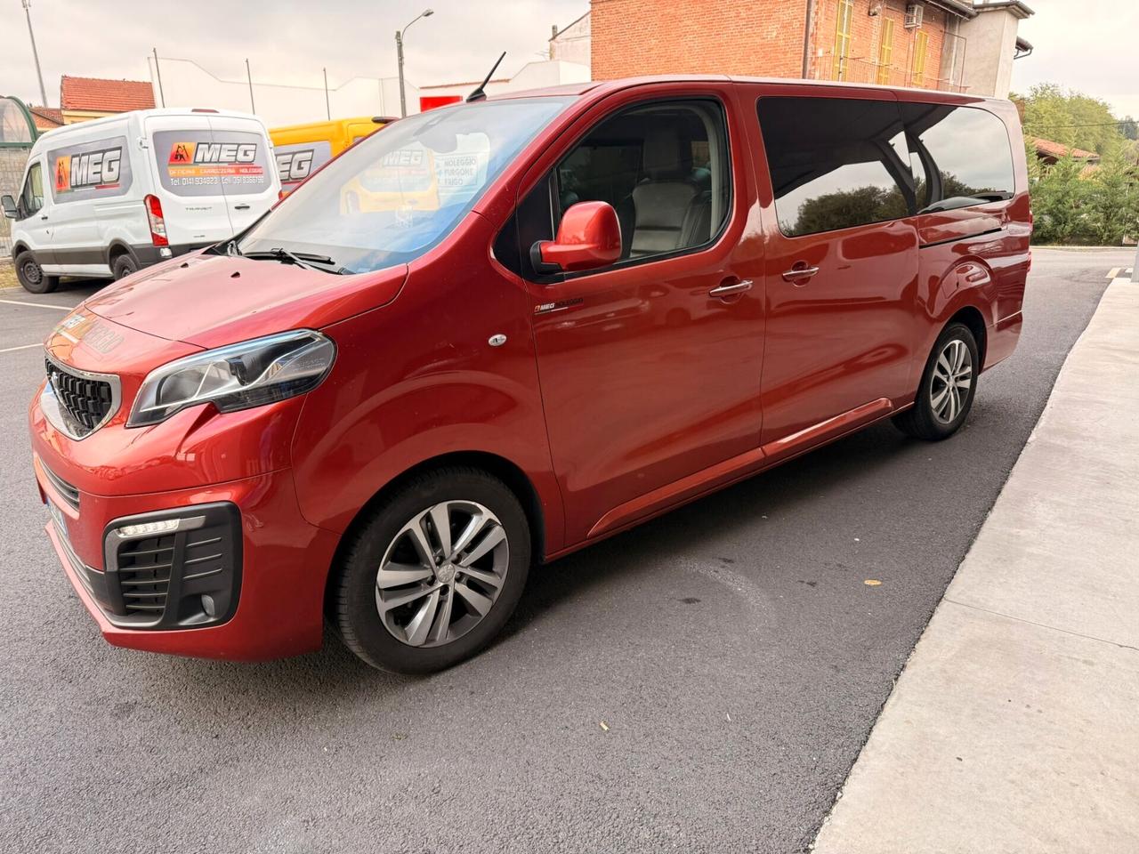 Peugeot Traveller BlueHDi 180 S&S EAT8 Long Business Vip