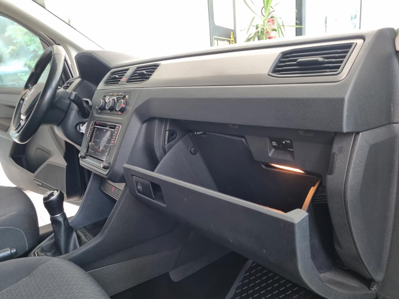 Volkswagen Caddy 1.4 TGI FRONT ASSIST, NAVI, APP CONNECT