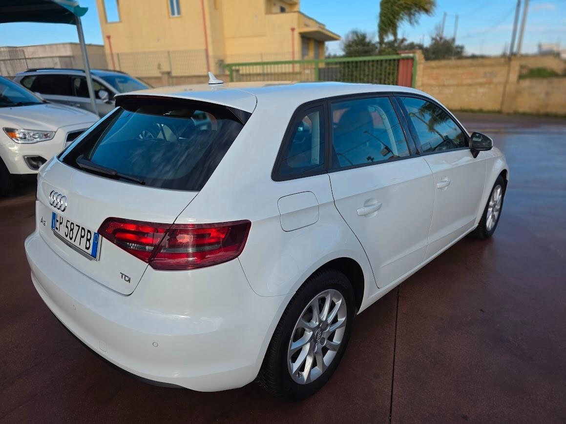 Audi A3 SPB 1.6 TDI 105 CV CR Attraction