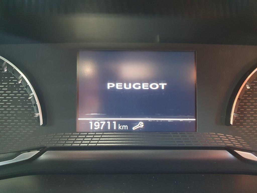 Peugeot 2008 1.2 100cv Allure