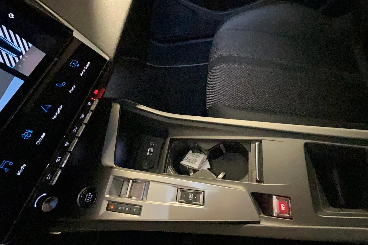 Peugeot 308 Hybrid 136 e-DCS6 SW GT