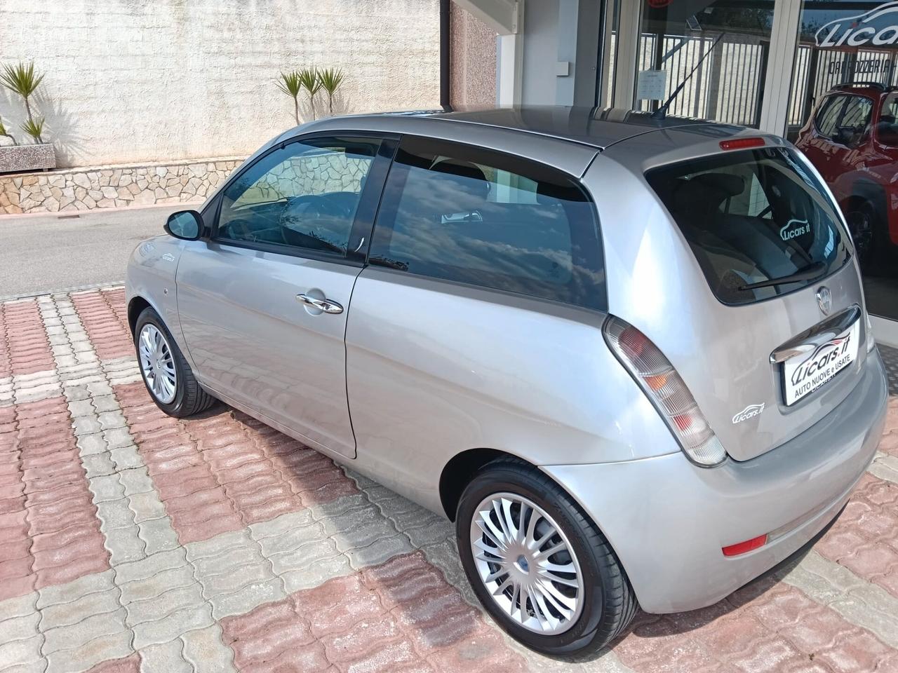 Lancia Ypsilon 1.3 MJT 75 CV Argento