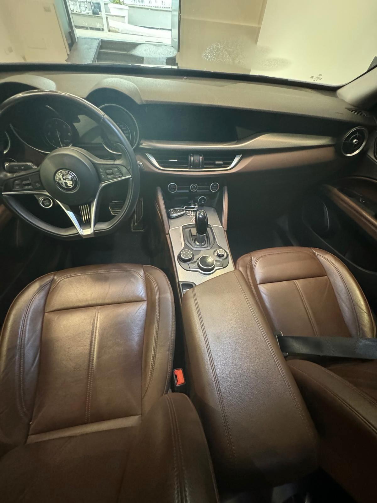 Alfa Romeo Stelvio 2.2 Turbodiesel 210 CV AT8 Q4 Executive