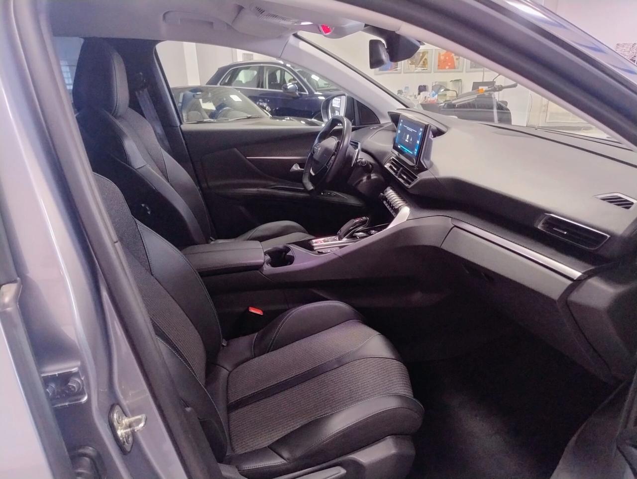 Peugeot 3008 BlueHDi 130 S&S EAT8 Allure