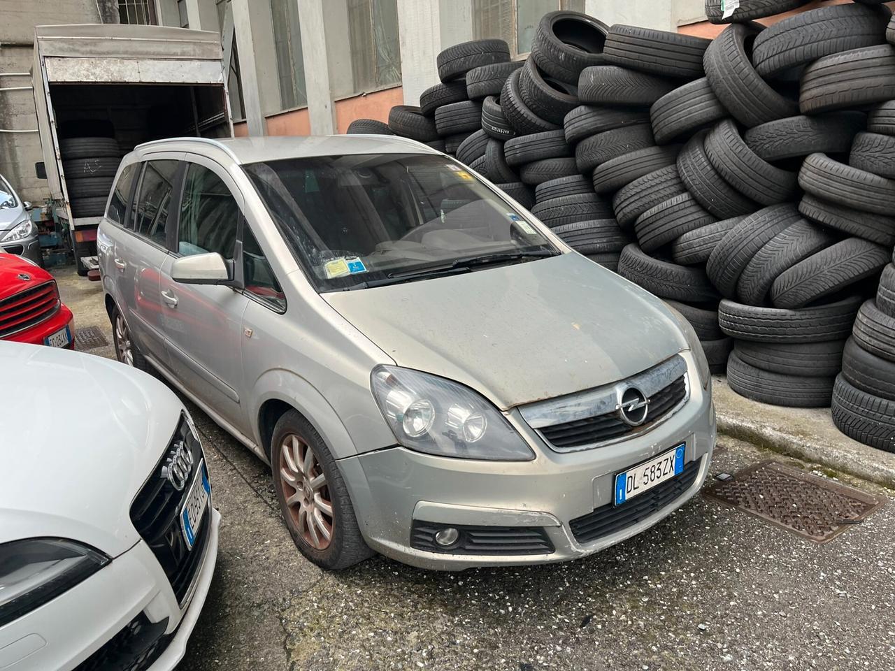 Opel Zafira 1.9 Cdti 120 cv Cosmo 7 POSTI