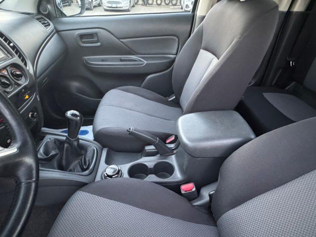 MITSUBISHI L200 2.3 D CLUB CAB 4x4 EASY SELECT INVITE CONNECT