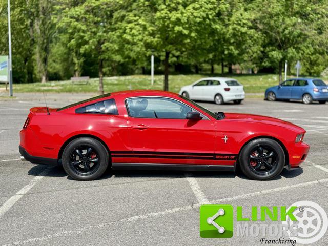 FORD Mustang COUPE