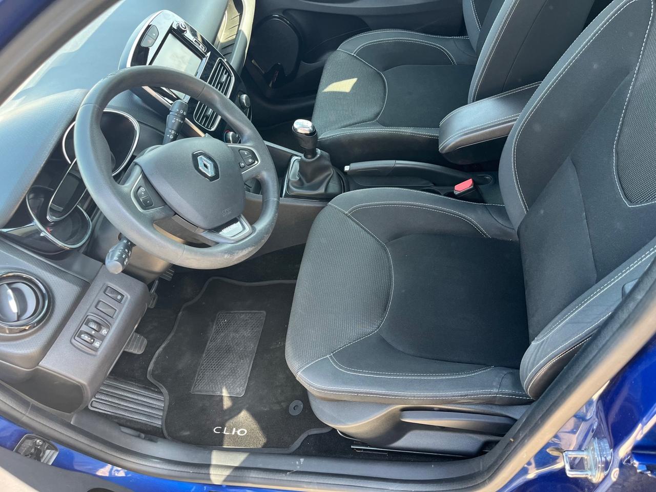 Renault Clio TCe 12V 75 CV 5 porte Moschino Intens