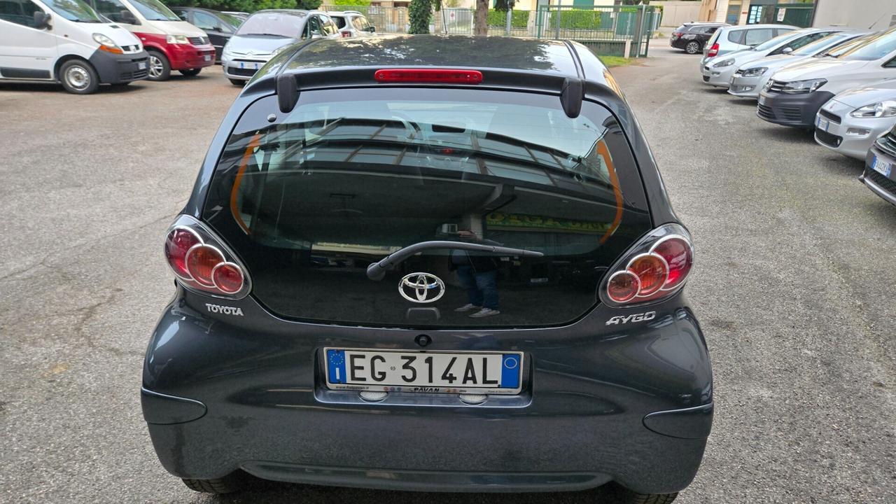 Toyota Aygo 1.0 12V VVT-i 3 porte Now Connect