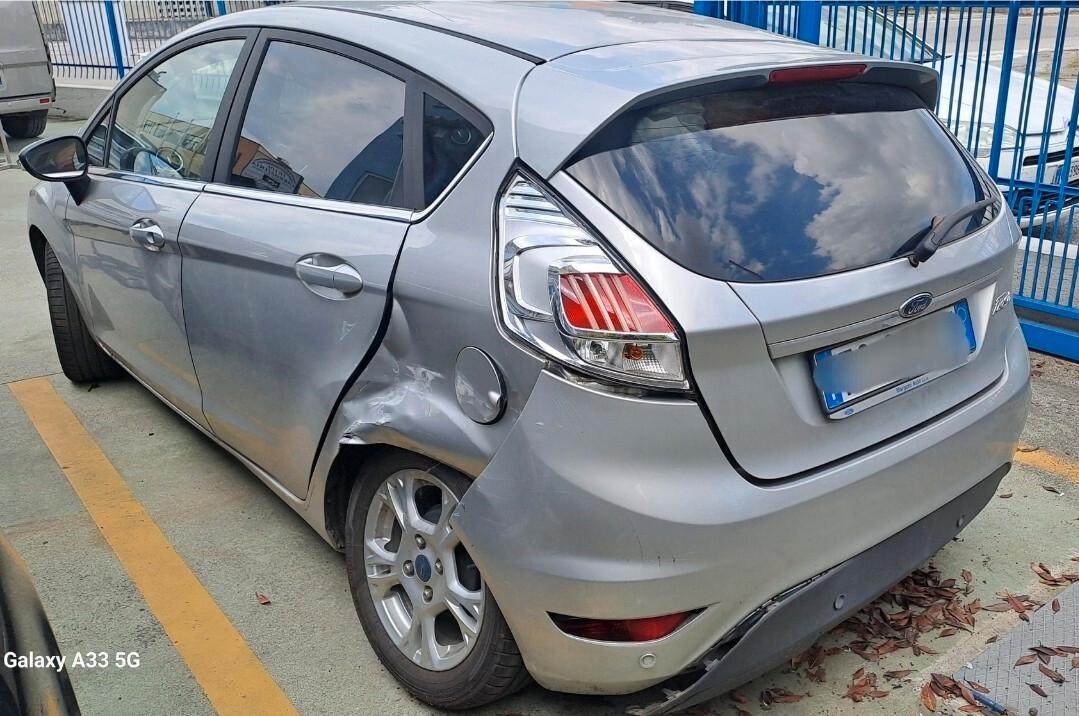 Ford Fiesta 1.4 5 porte Bz.- GPL Black & White Edition