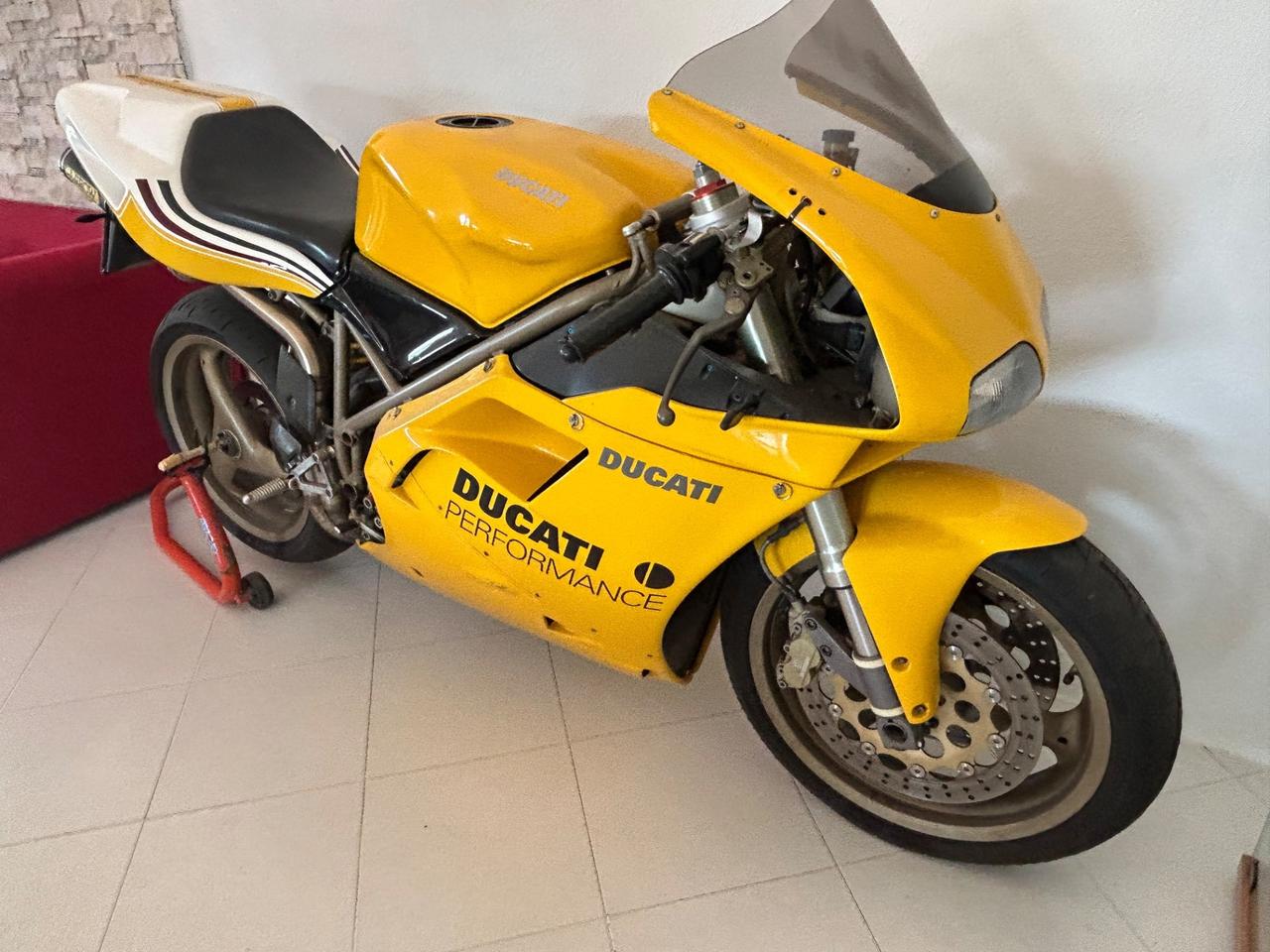 Ducati 748