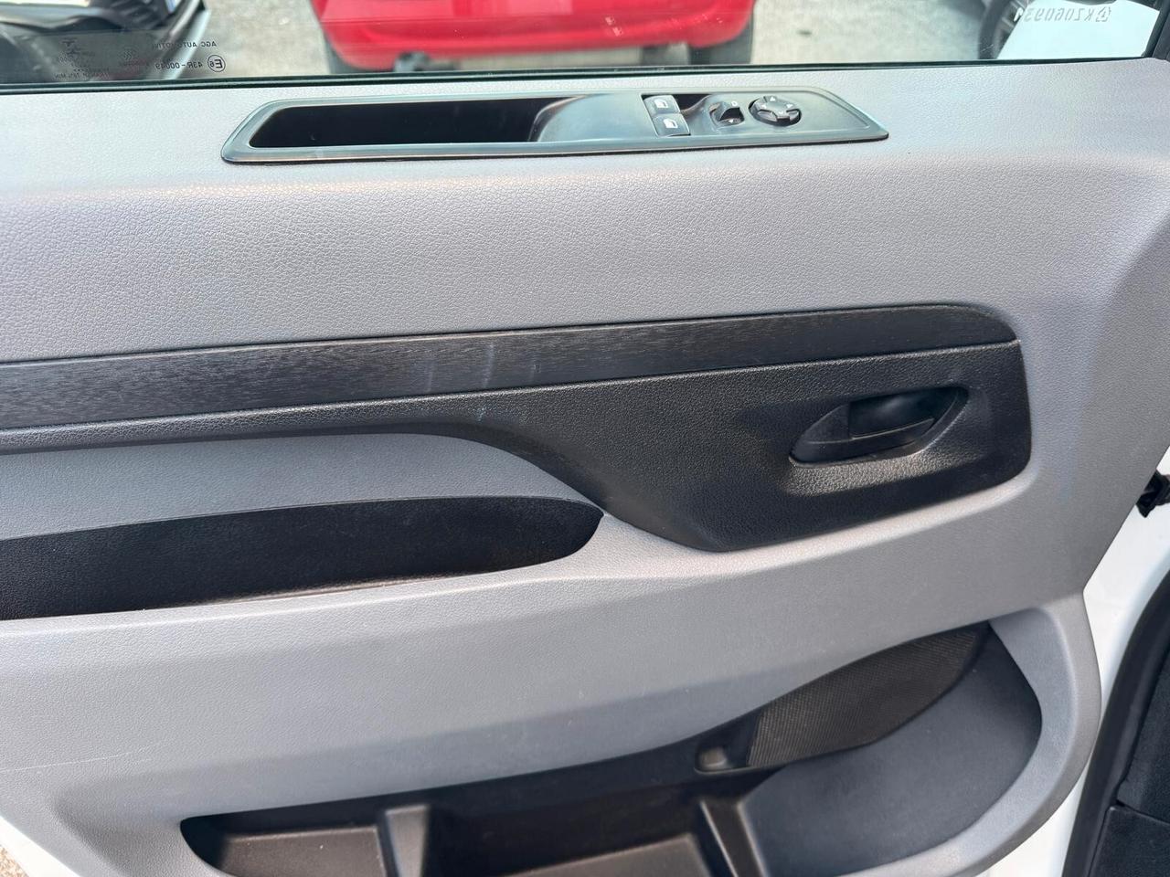 Peugeot Expert BlueHDi 120 S&S PL-TN Combi Standard PERFETTO FATTURABILE