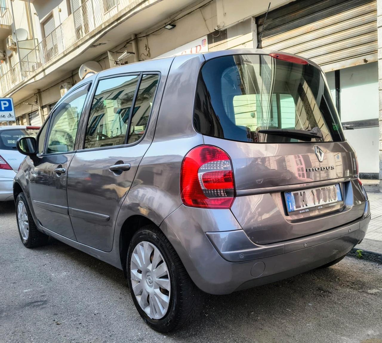 Renault Modus 1.2 Yahoo! - 2011