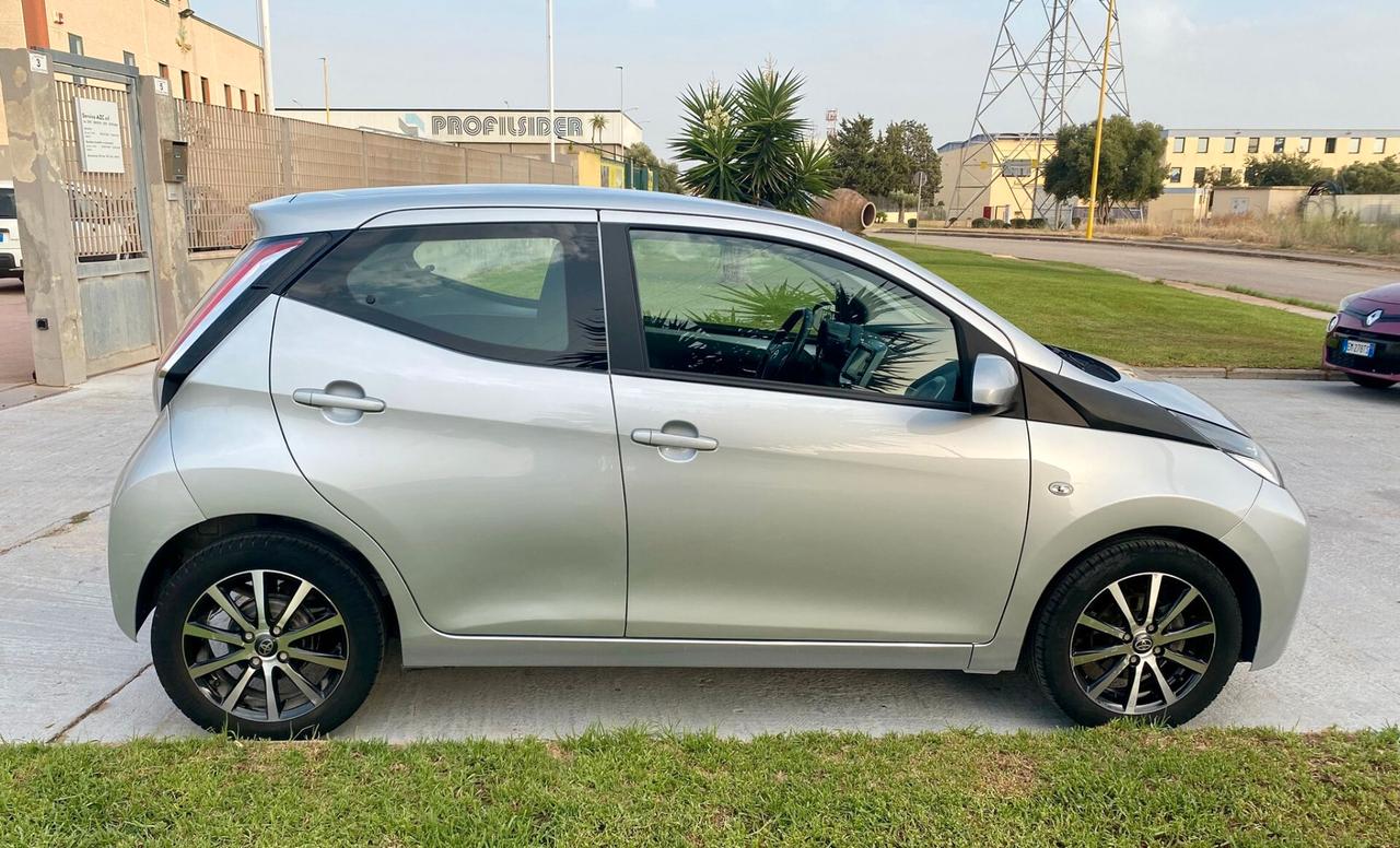 Toyota Aygo 1.0 VVT-i 69 cv. 5 porte X-Cite