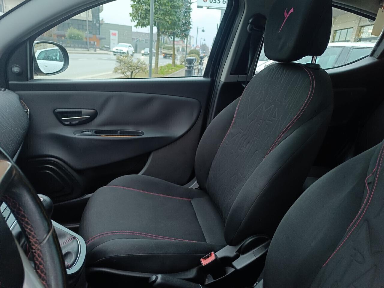 Lancia Ypsilon 1.3 MJT 95 Platinum TETTO APRIBILE