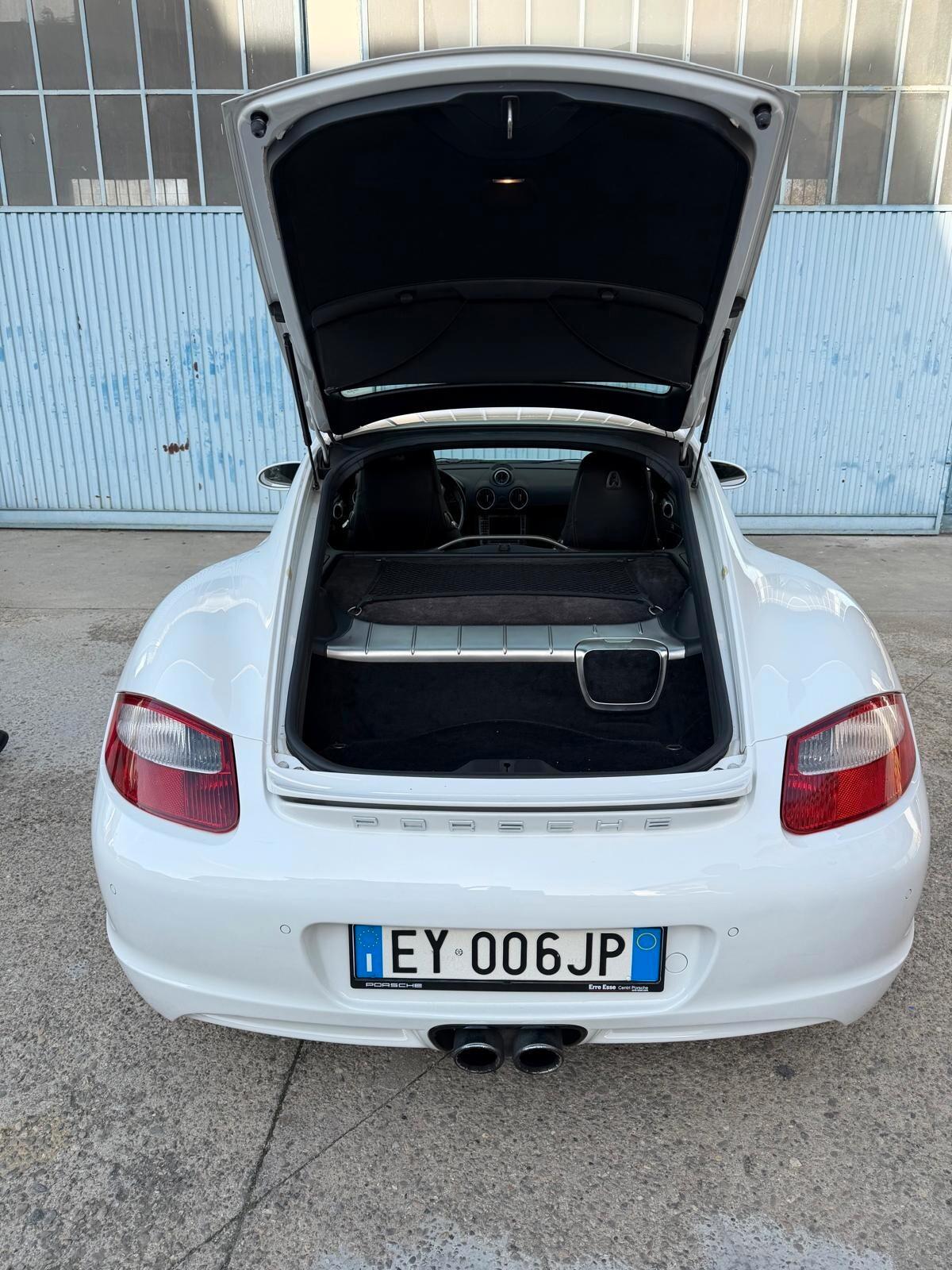 Porsche Cayman 2.7