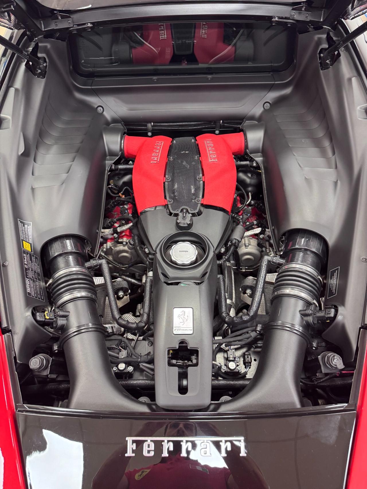 Ferrari F8 Tributo Coupe Permute auto moto barche gommoni e Rolex.