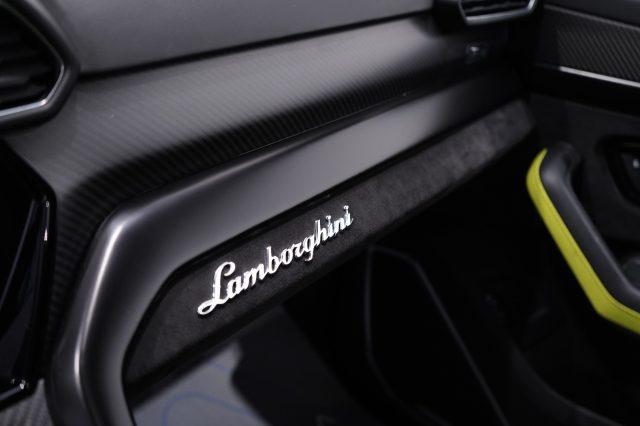LAMBORGHINI Urus 4.0 650cv Graphite Capsule