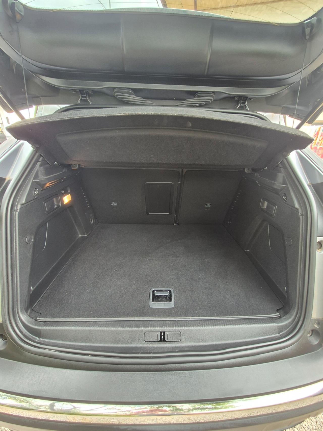 Peugeot 3008 Hybrid 225 e-EAT8 Allure Pack