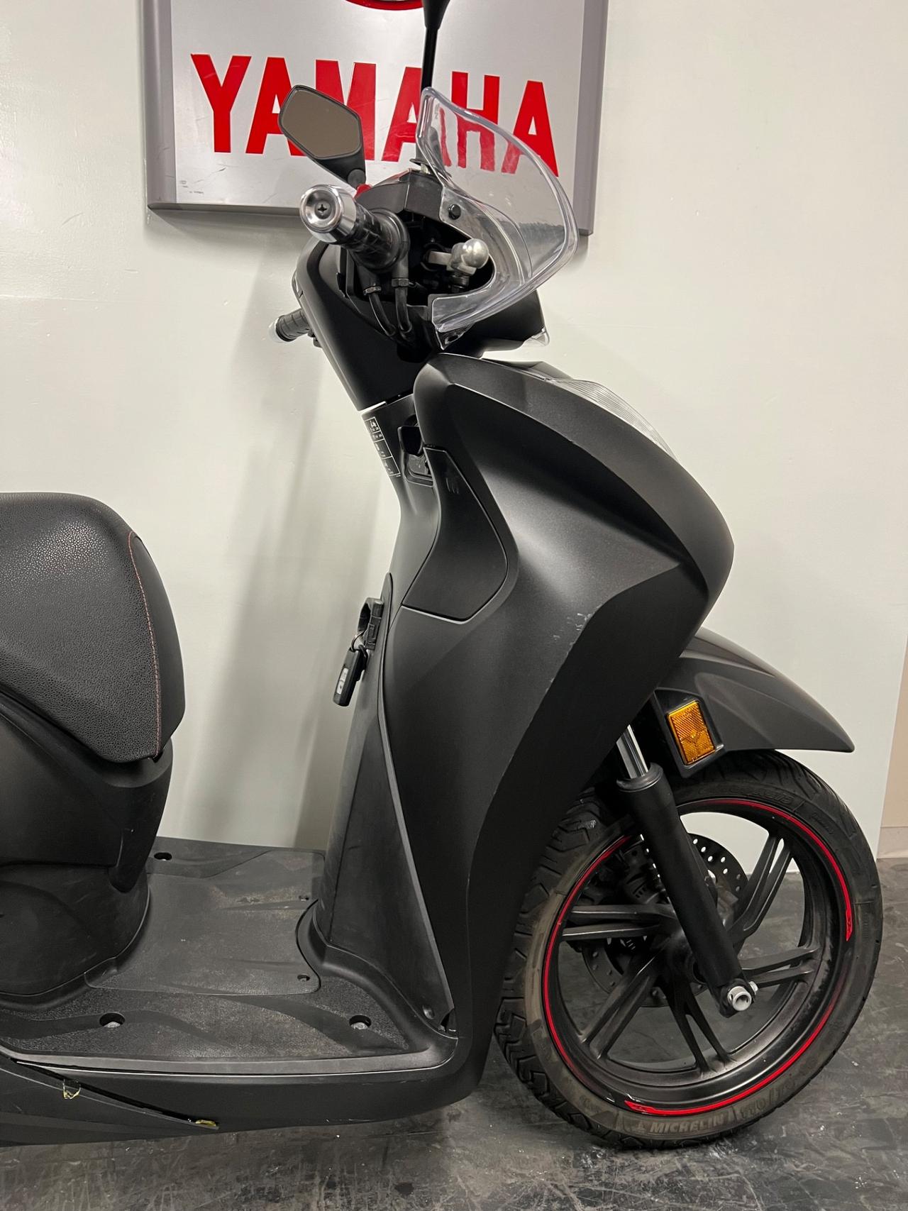 Honda SH 350 Sport