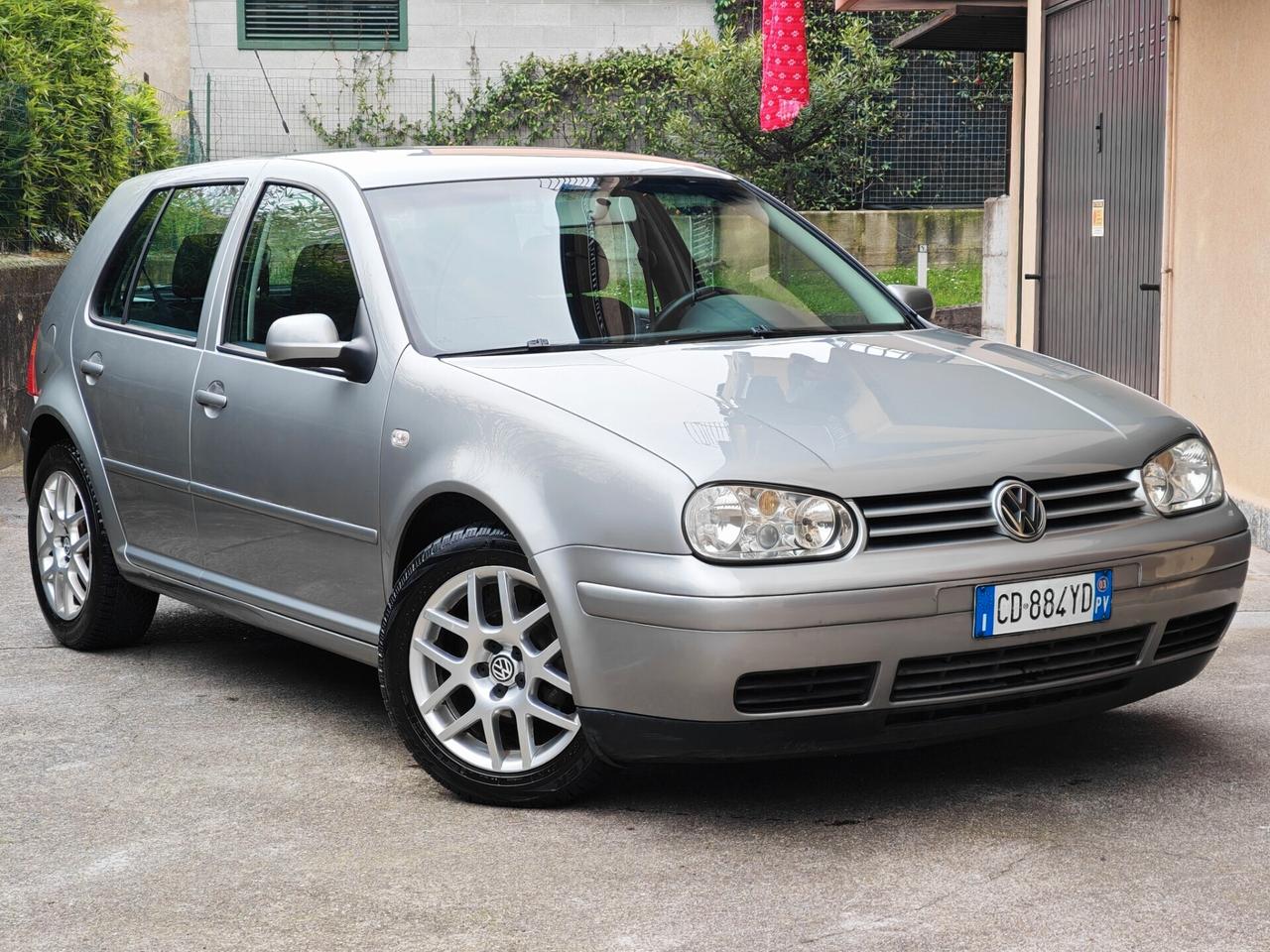Volkswagen Golf 1.6 BENZINA 105cv Highline / 81.000km