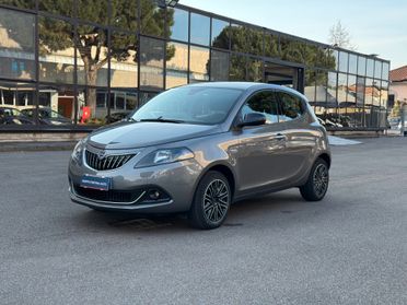 Lancia Ypsilon 1.0 FireFly 5 porte S&S Hybrid Silver Plus OK NEOPATENTATI - UNICO PROPRIETARIO