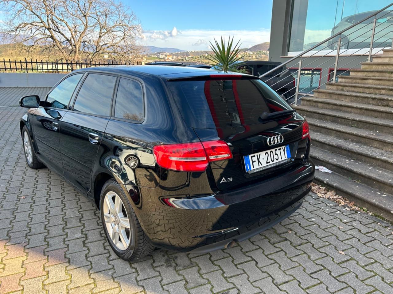 Audi A3 SPB 1.6 TDI 105 CV CR Attraction